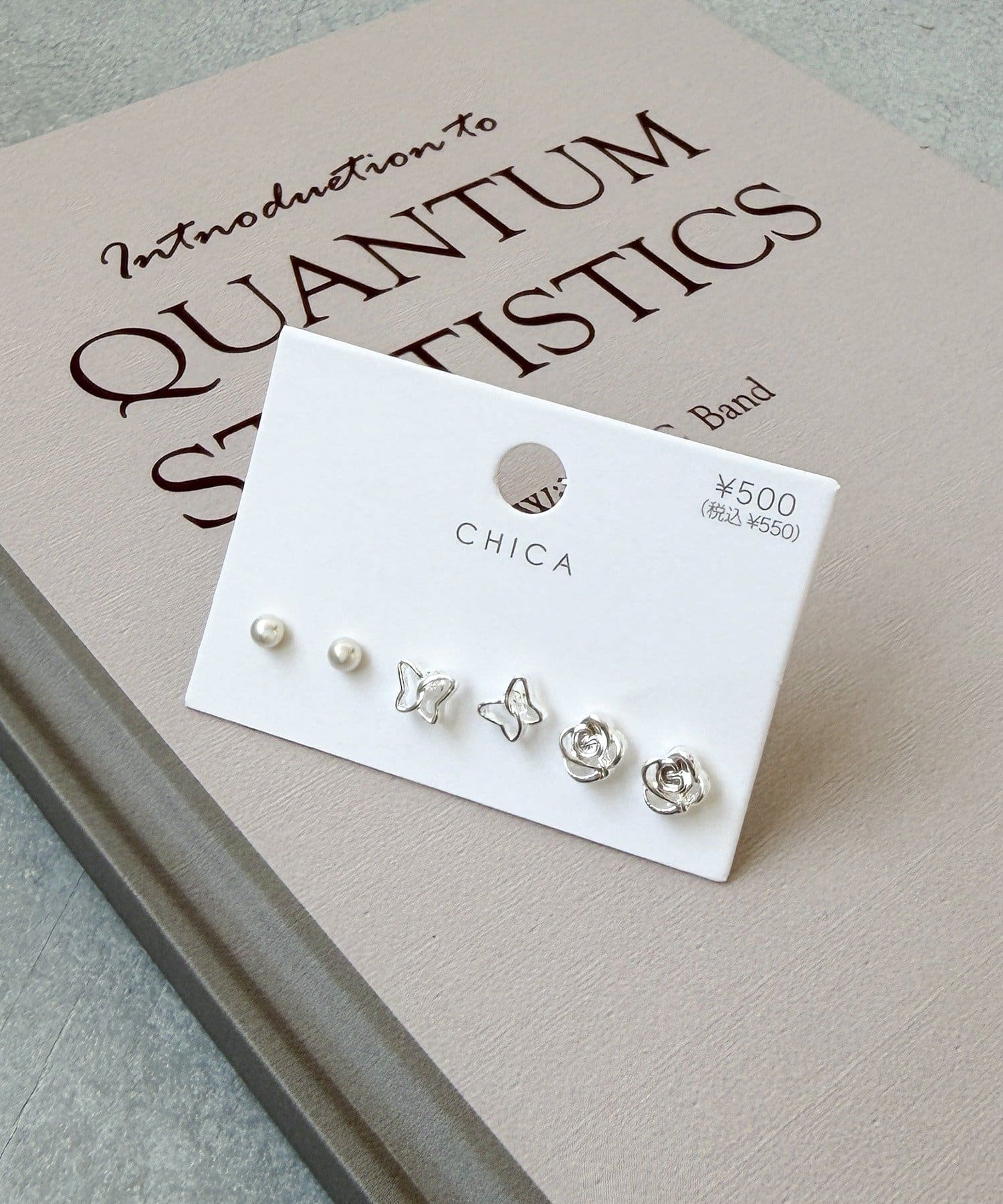 3COINS(スリーコインズ) フラワーチョウピアス6個セット