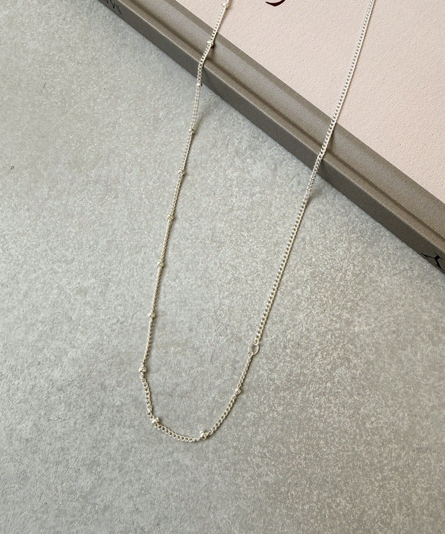 3COINS(スリーコインズ) ツートーンメタルショートネックレス