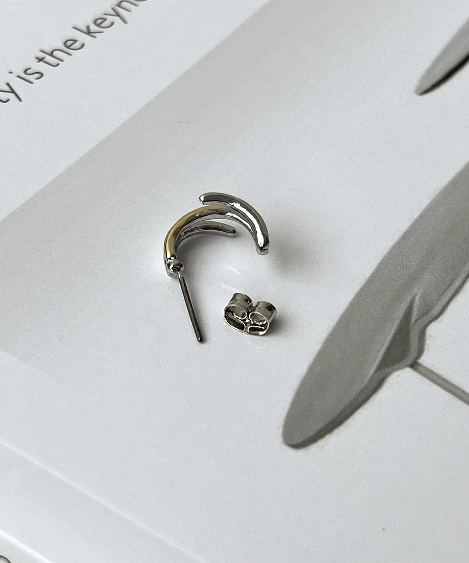 3COINS(スリーコインズ) ヘンケイフープピアス