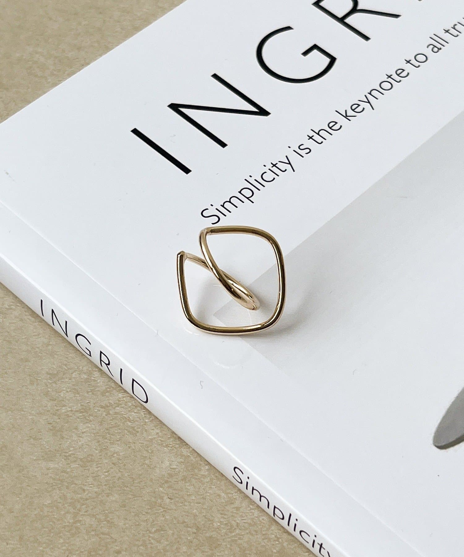 3COINS(スリーコインズ) スクエアラインイヤカフ