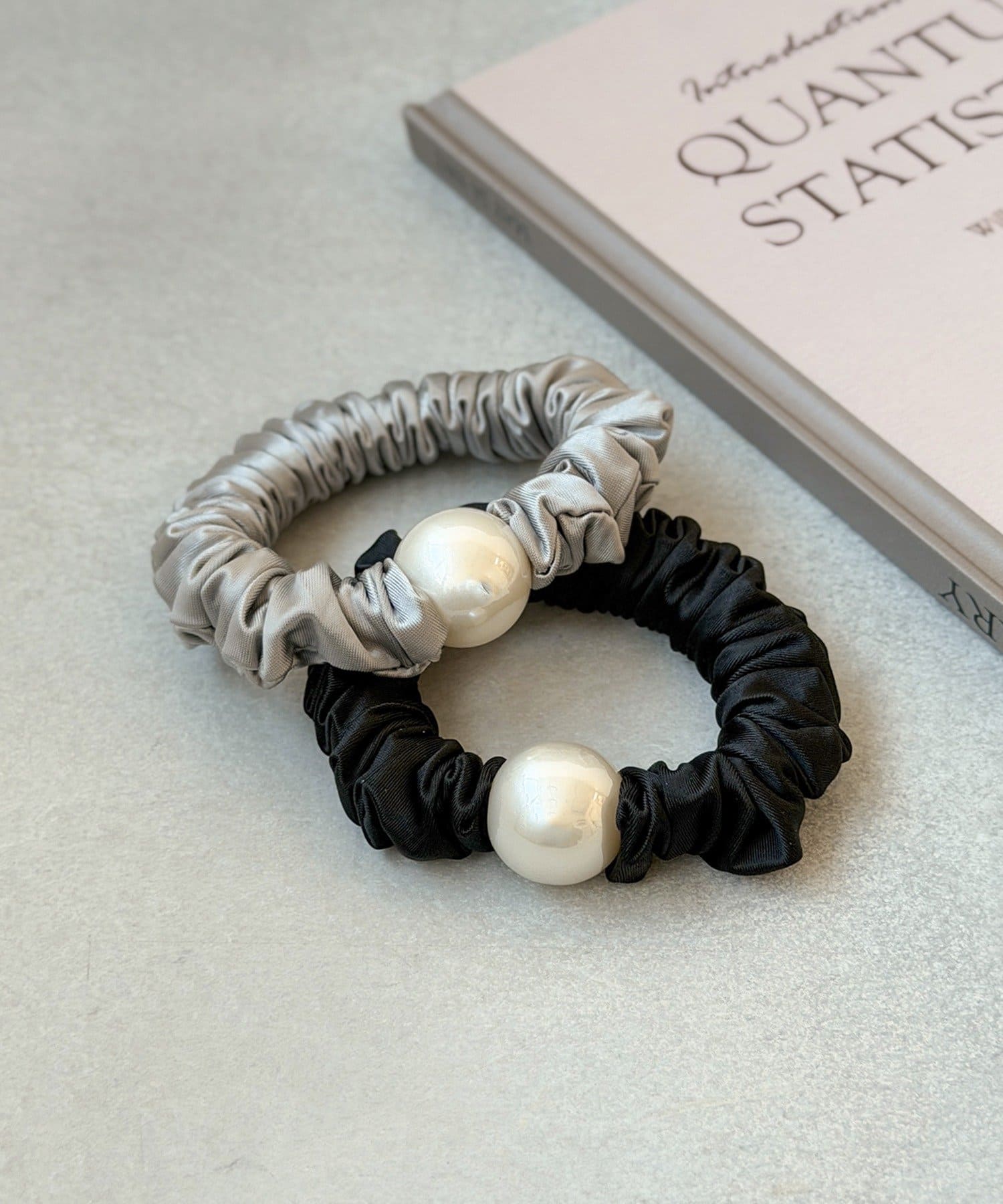 3COINS(スリーコインズ) パールサテンポニー2個セット