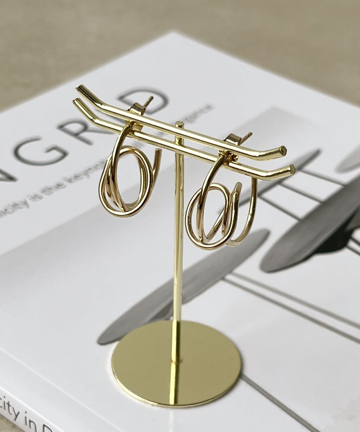 3COINS(スリーコインズ) メタルラインピアス