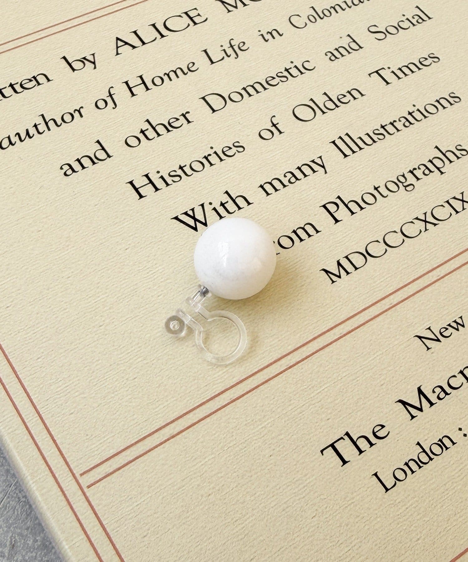 3COINS(スリーコインズ) ボール樹脂イヤリング