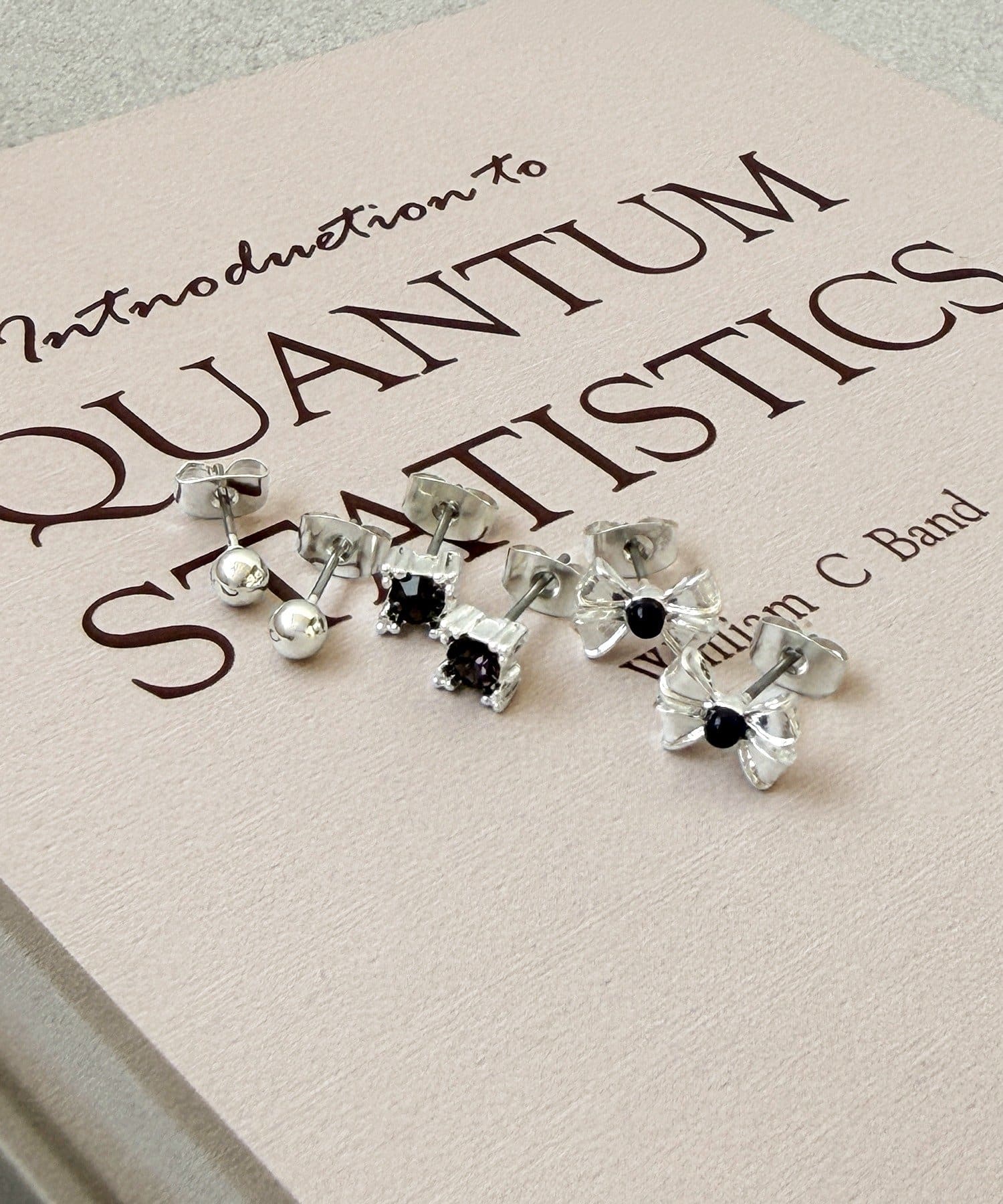 3COINS(スリーコインズ) リボンピアス6個セット