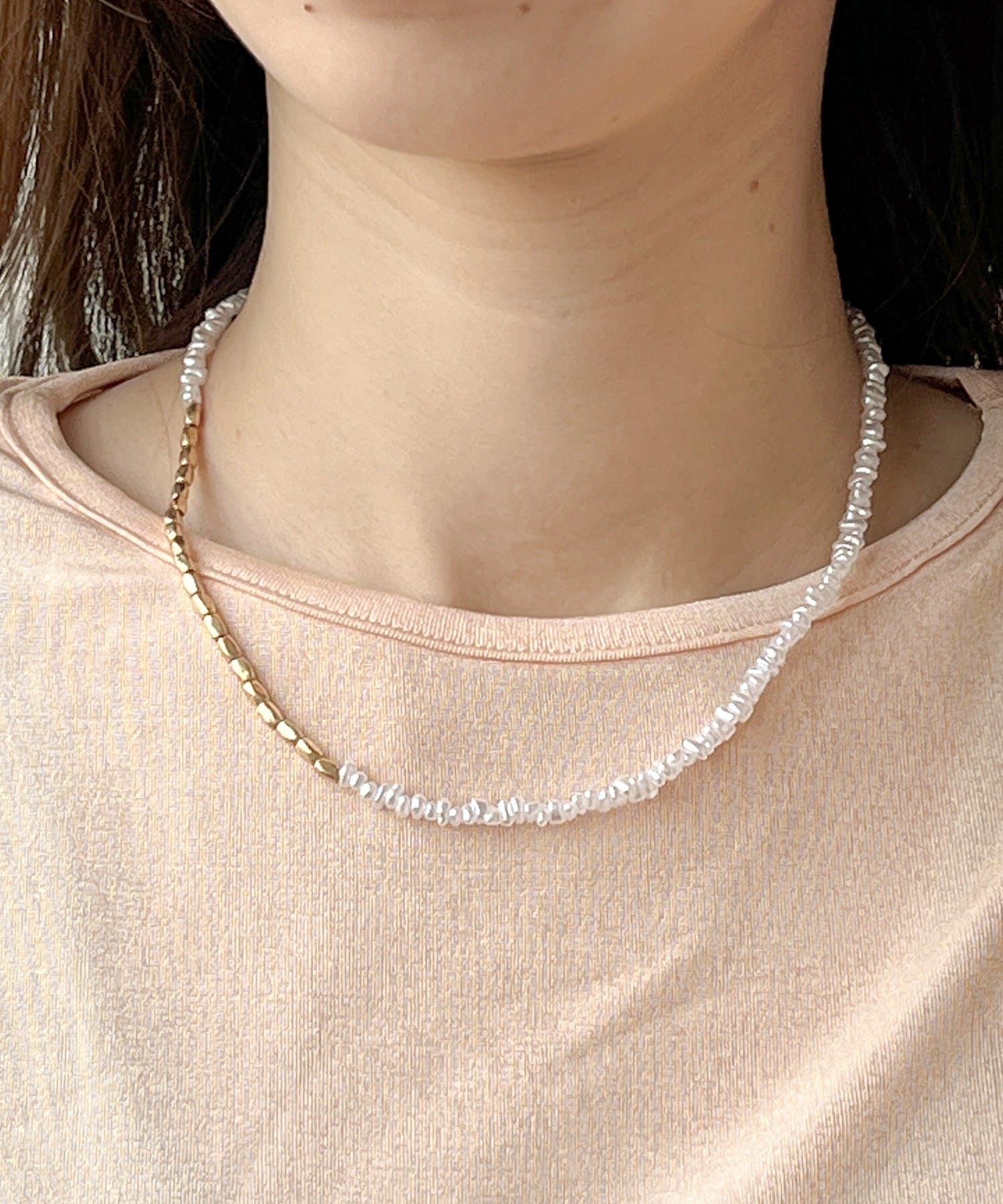 3COINS(スリーコインズ) いびつパールメタルショートネックレス