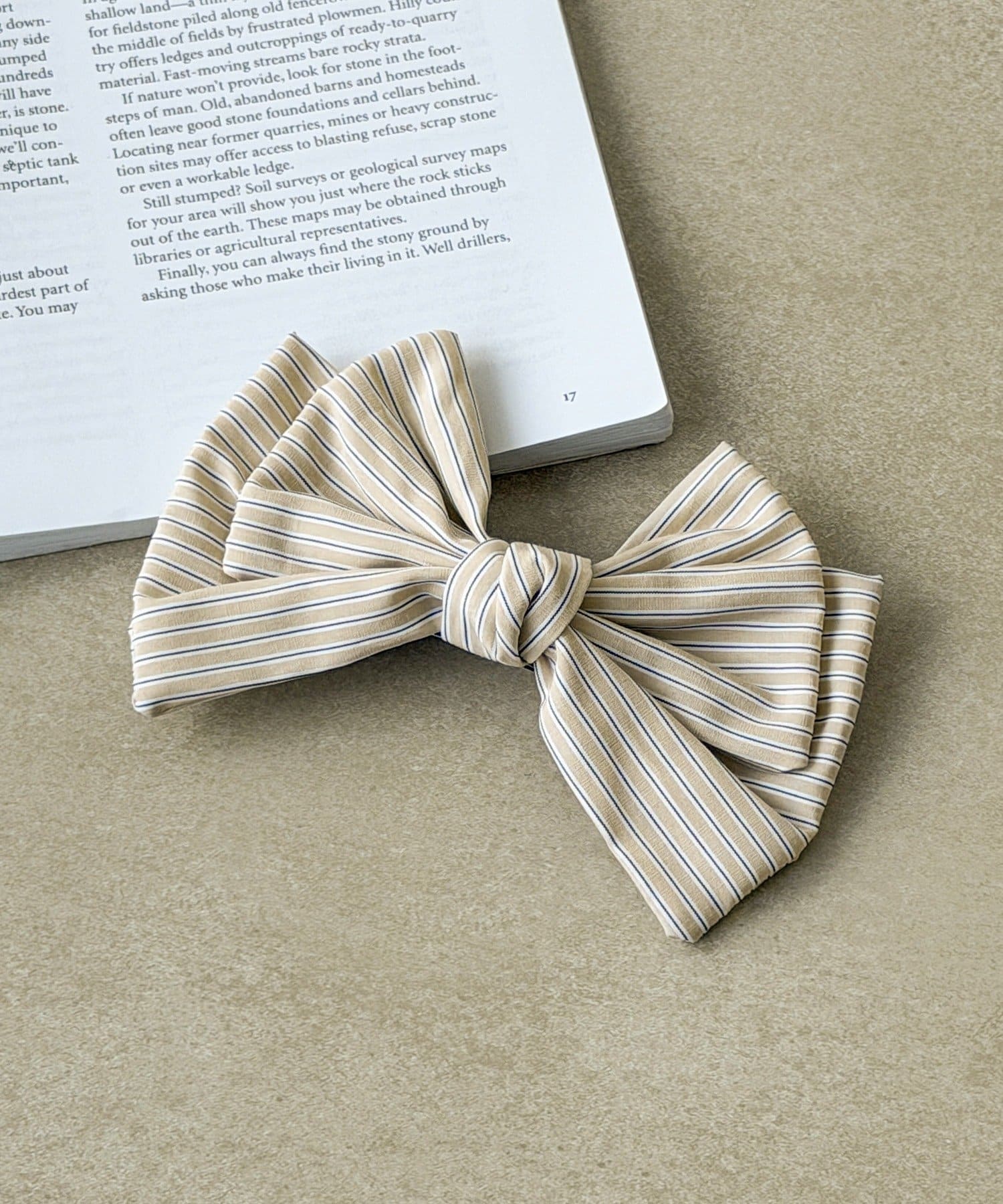 3COINS(スリーコインズ) ストライプリボンバレッタ