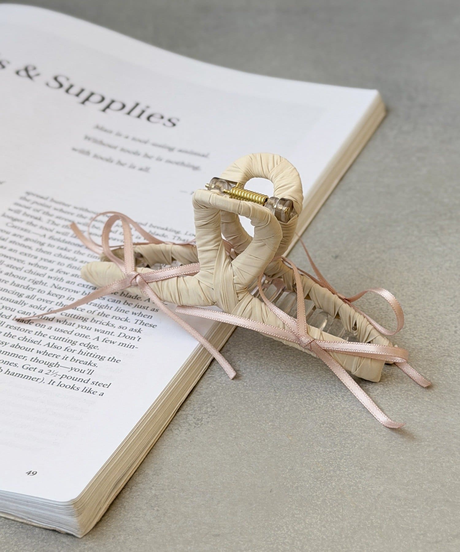 3COINS(スリーコインズ) バイカラーリボン付バンス