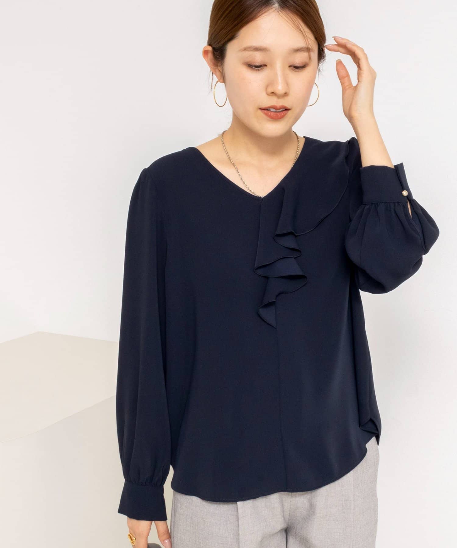 NOLLEY'S(ノーリーズ) ウォッシャブルサテンアシンメトリーラッフルブラウス