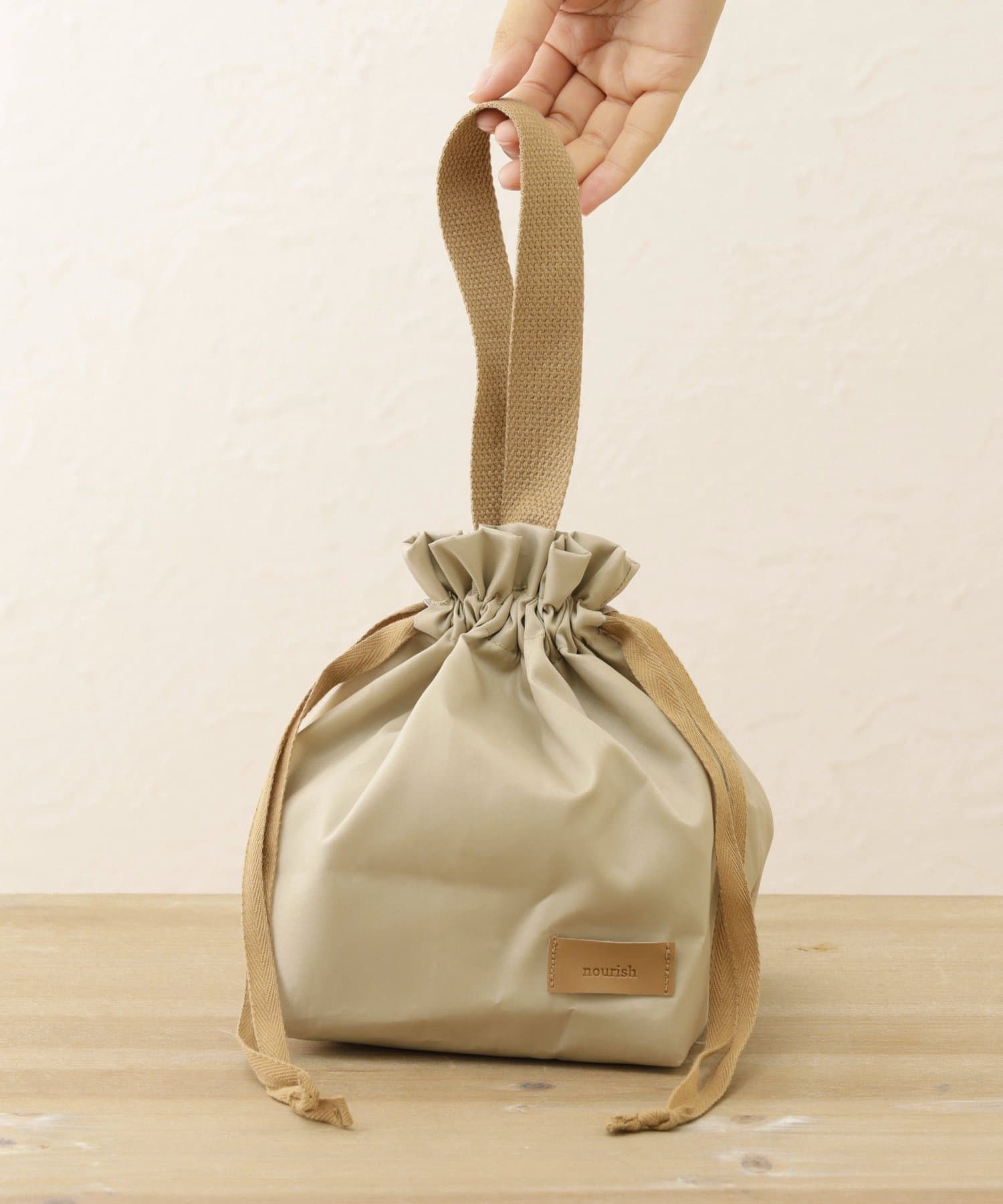 3COINS(スリーコインズ) 《裏地アルミ加工》ランチ巾着バッグ／KITINTO