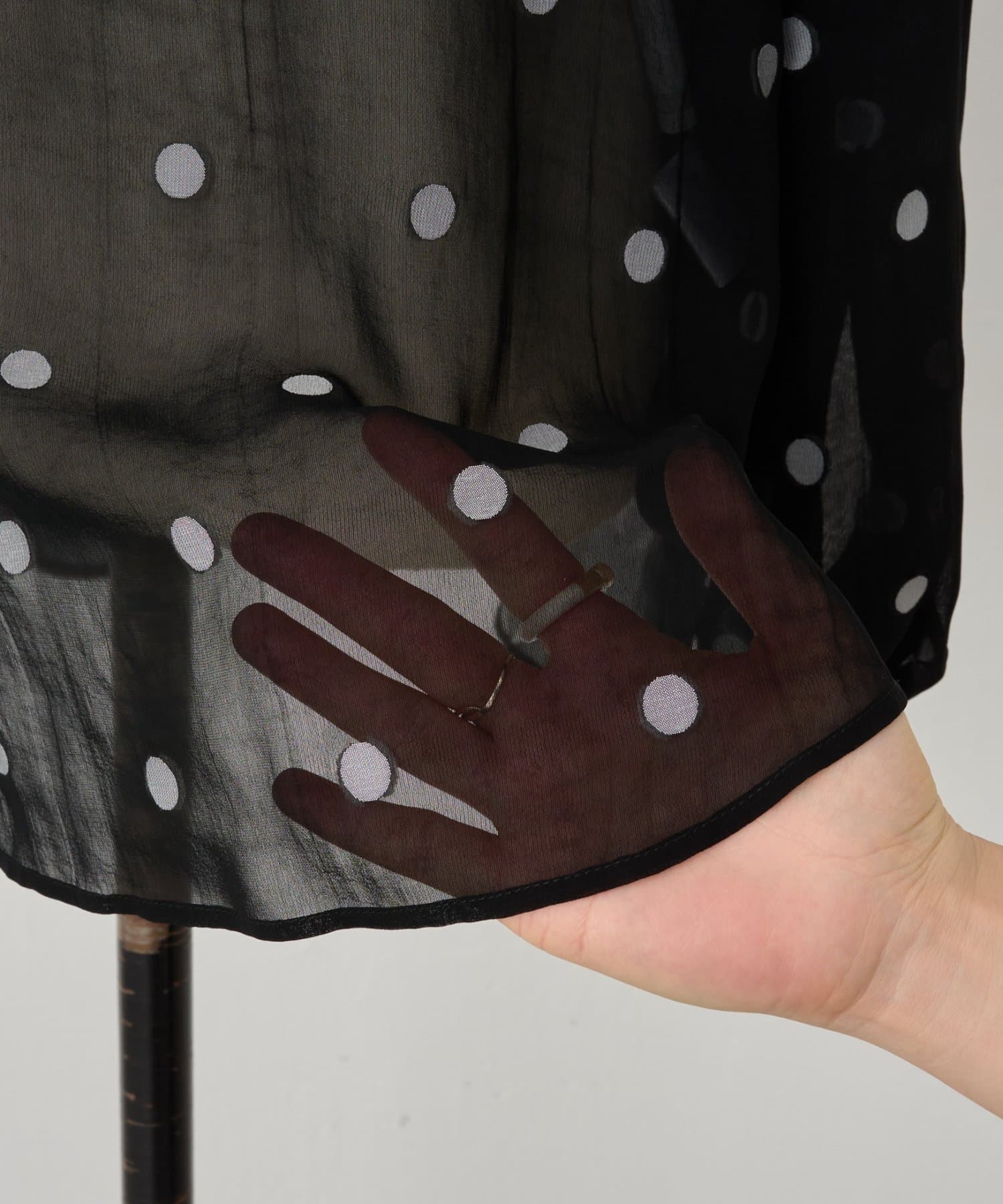 BEARDSLEY(ビアズリー) 《2/12(木)12：00予約開始》シアードットジャガードブラウス