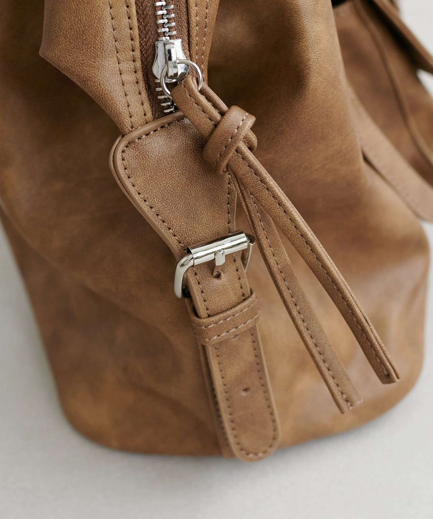 DISCOAT(ディスコート) 【6ポケット/大容量◎】アウトポケットソフトボストン