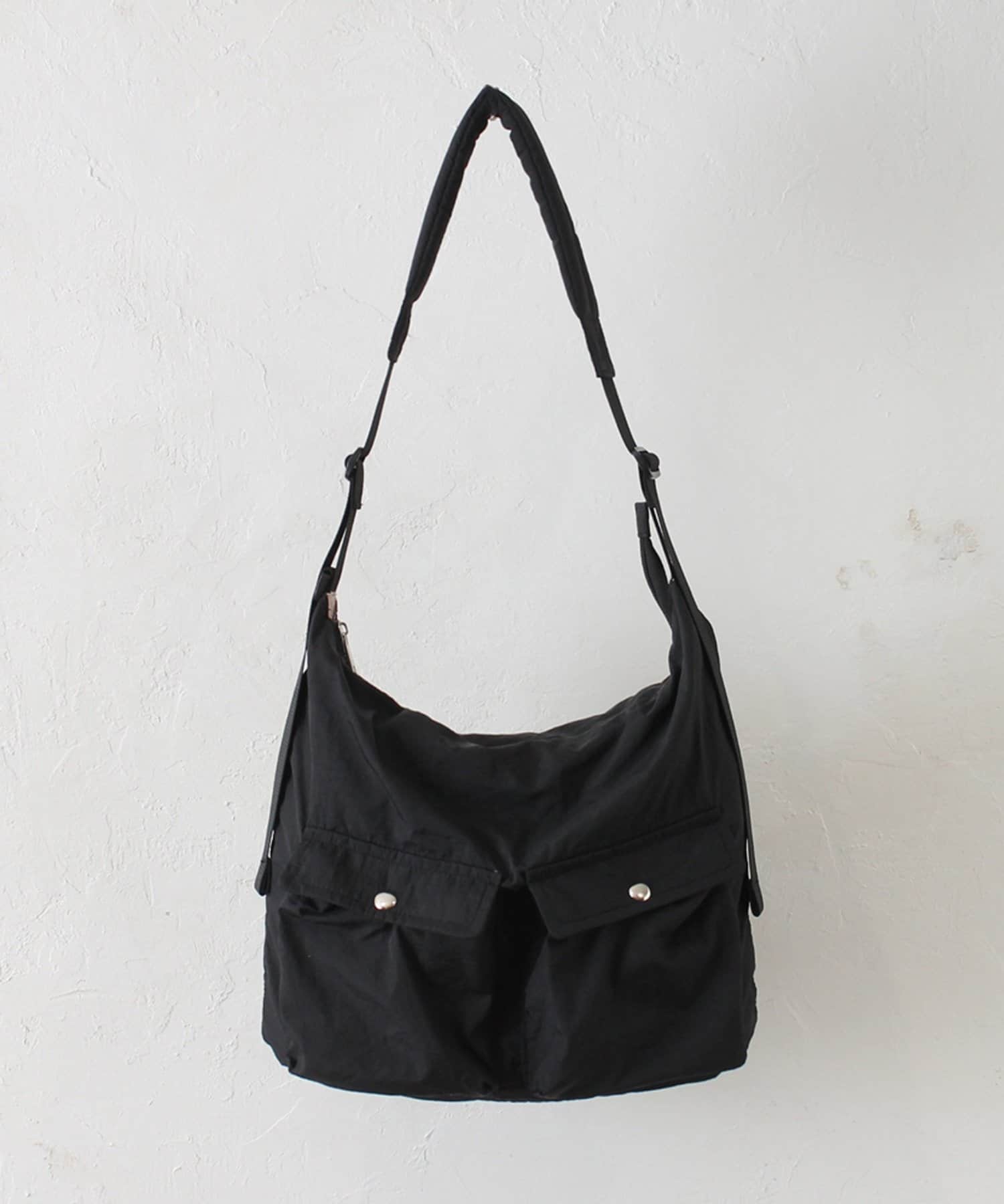 DISCOAT(ディスコート) 【WEB限定】撥水アウトポケットラージショルダーバッグ