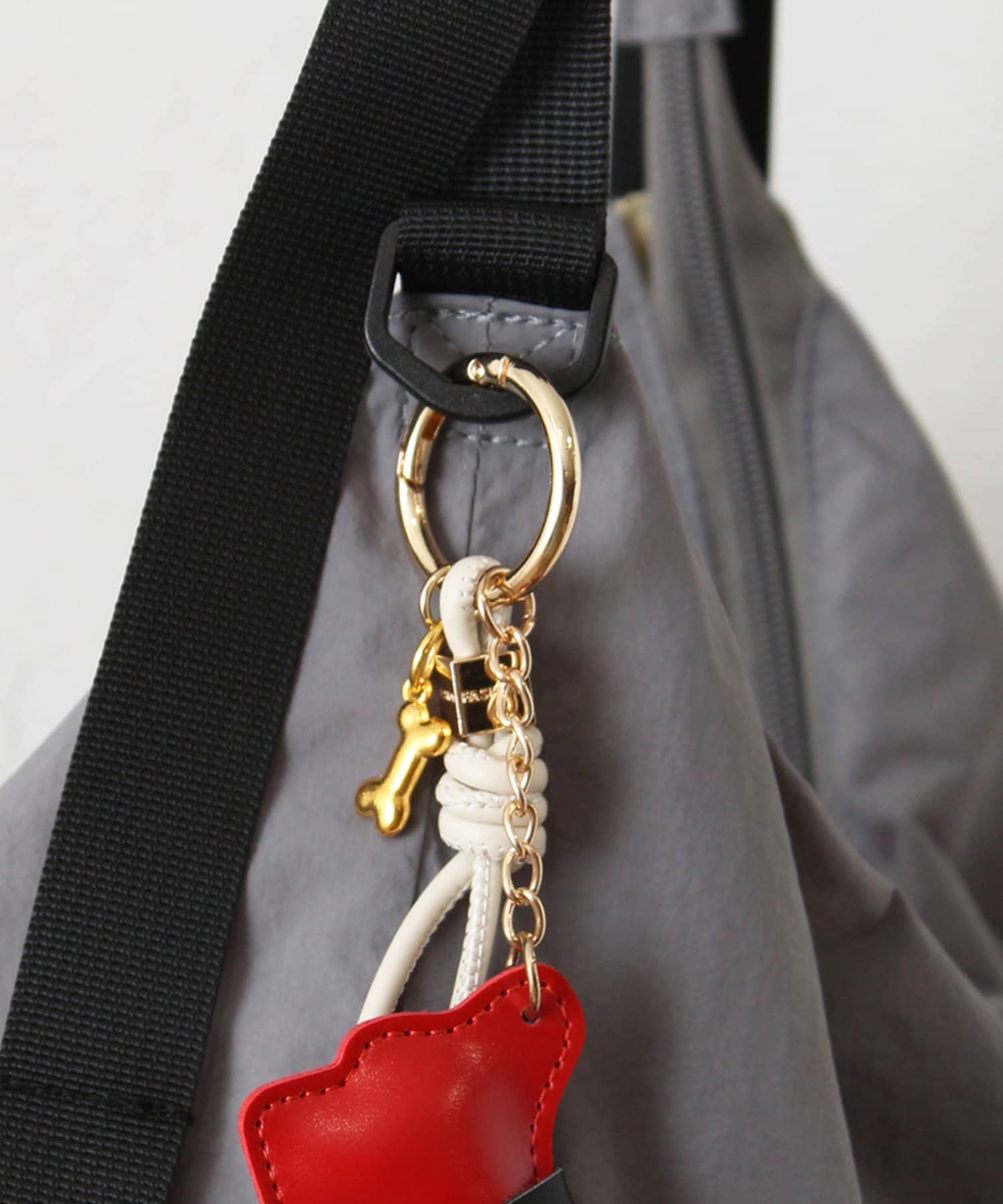 DISCOAT(ディスコート) 【WEB限定】撥水アウトポケットラージショルダーバッグ