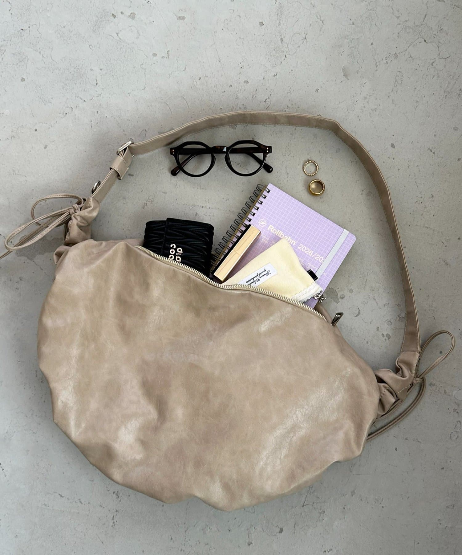 DISCOAT(ディスコート) ギャザーリングビッグショルダーバッグ