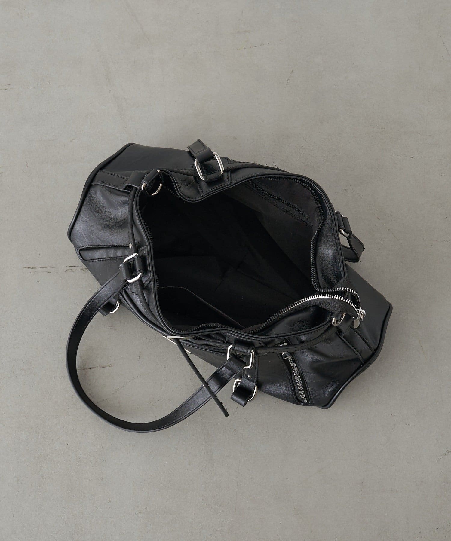 RAY CASSIN(レイカズン) ベルト付ジップポケットショルダーバッグ