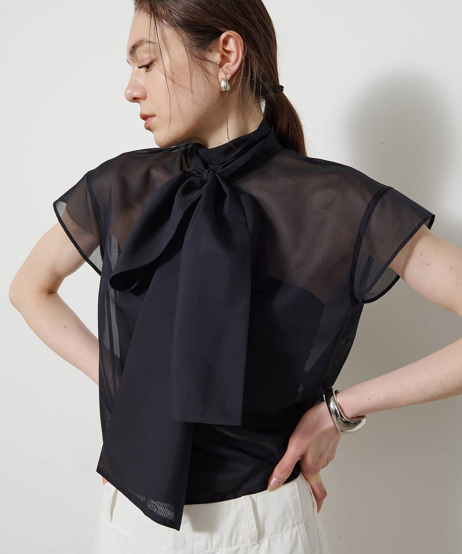 Whim Gazette(ウィム ガゼット) シアーボウタイブラウス
