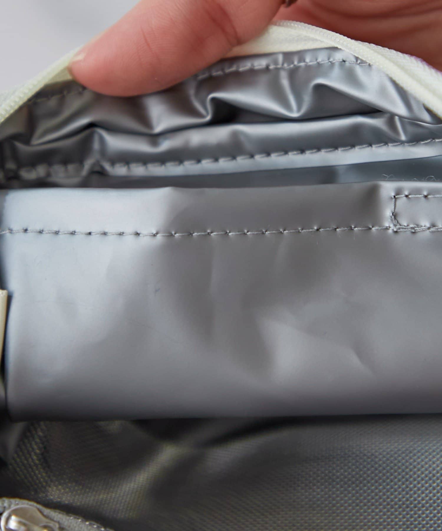 BIRTHDAY BAR(バースデイバー) COOL SHIELD　All-in Dresser Pouch