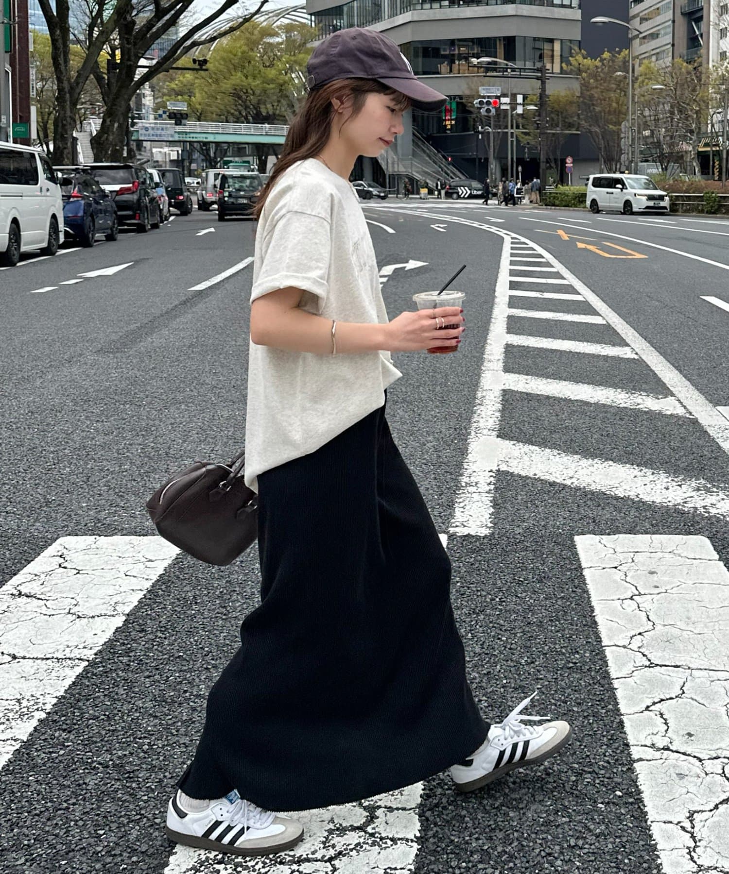 DISCOAT(ディスコート) 【Enlude/大人な抜け感！】同色刺繍カレッジロゴTシャツ《ユニセックス》