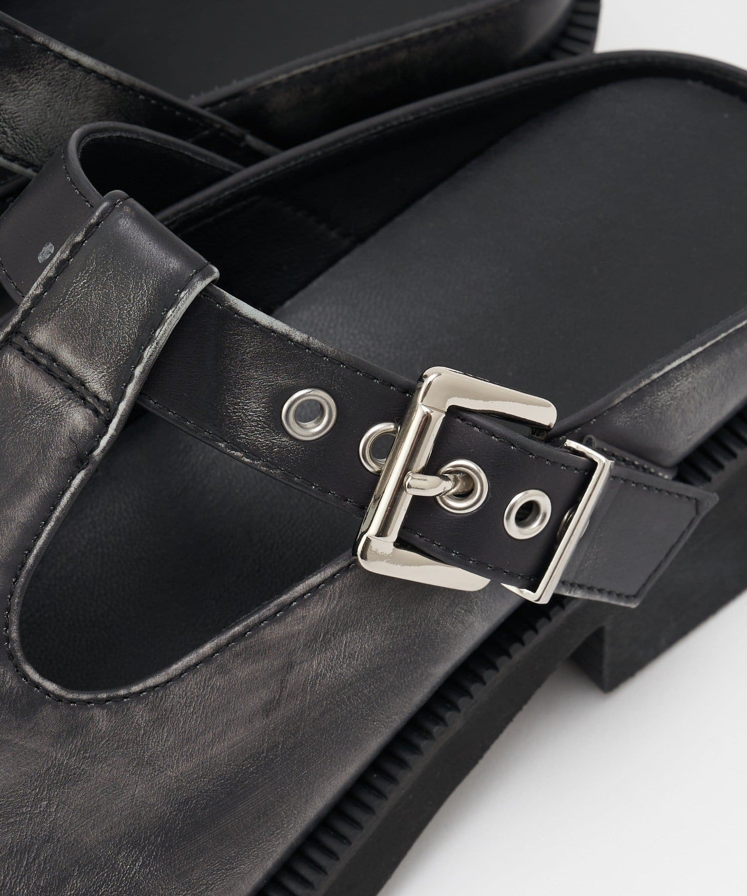 CIAOPANIC(チャオパニック) Tストラップレザーサボ