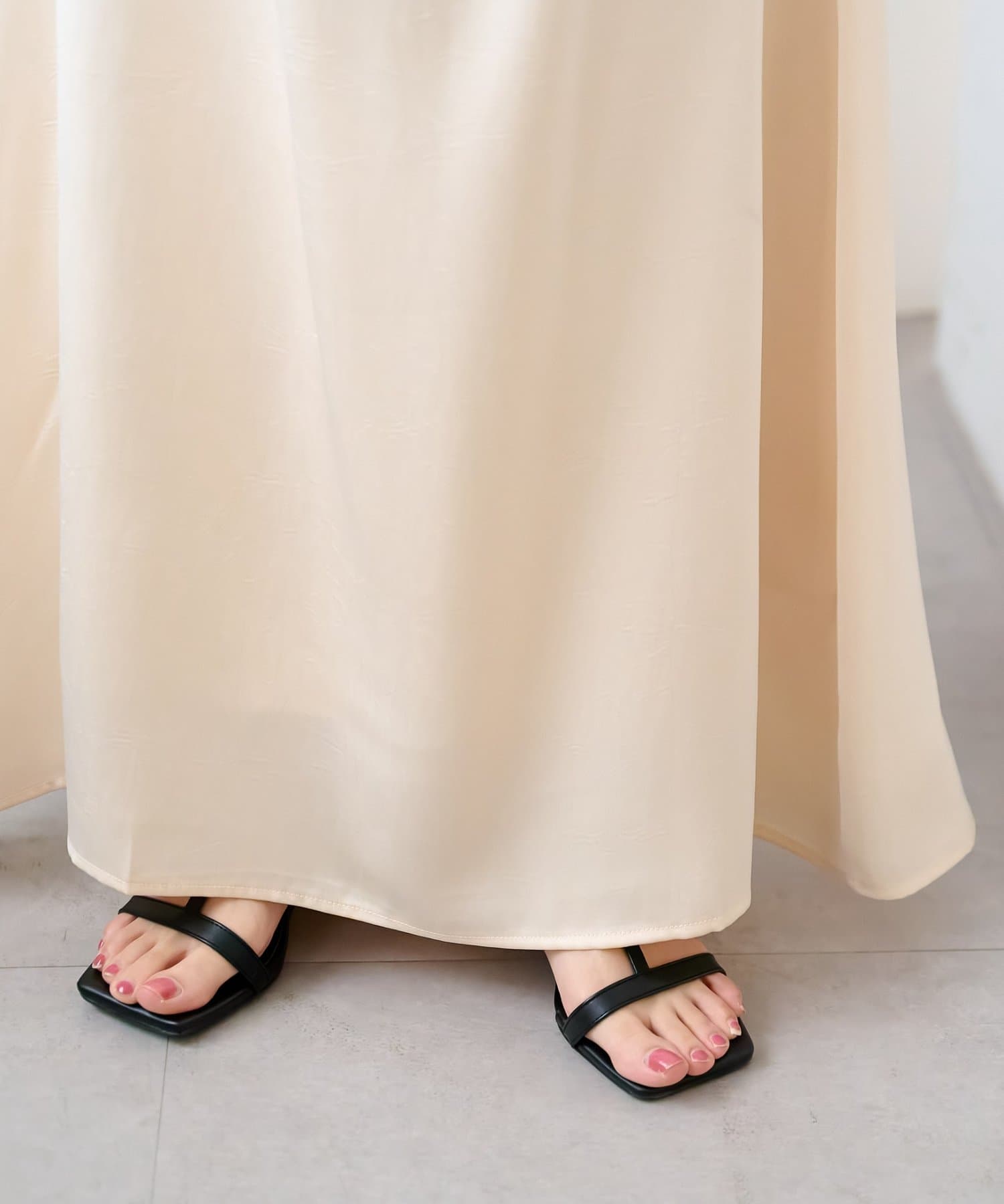 DISCOAT(ディスコート) 【WEB限定】シワ加工サテンフレアスカート