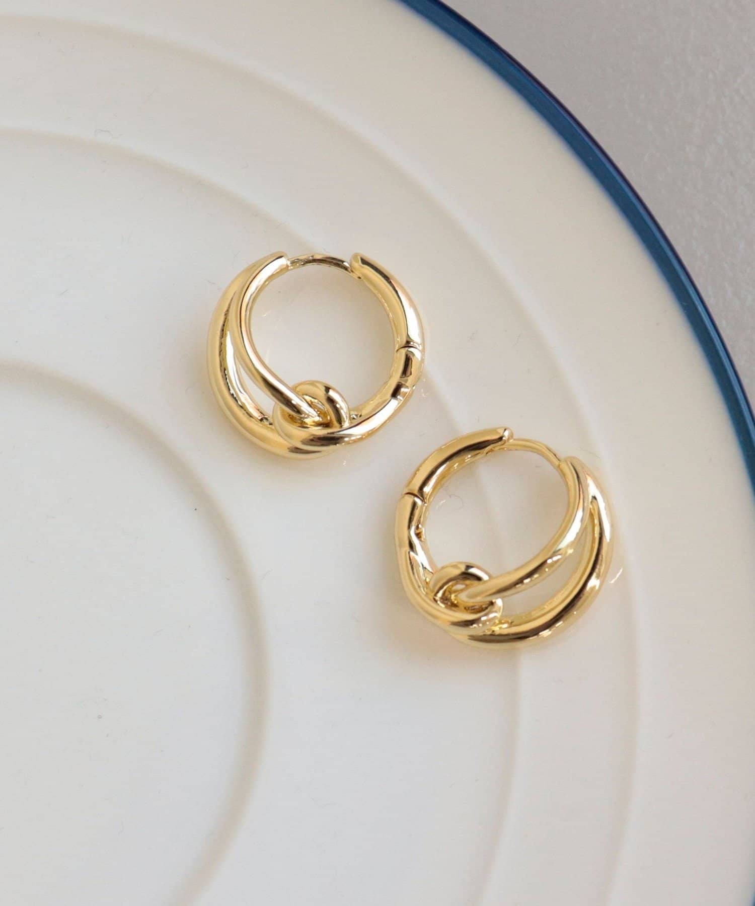 FREDY & GLOSTER(フレディ アンド グロスター) ひねりリングピアス