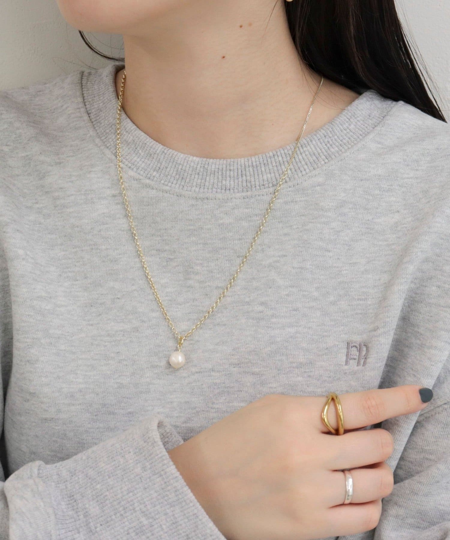 FREDY & GLOSTER(フレディ アンド グロスター) パールチャームY字ネックレス