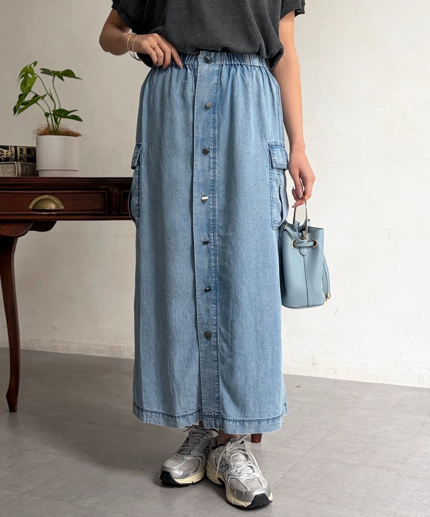 Chez toi(シェトワ) パウダー加工デニムナロースカート