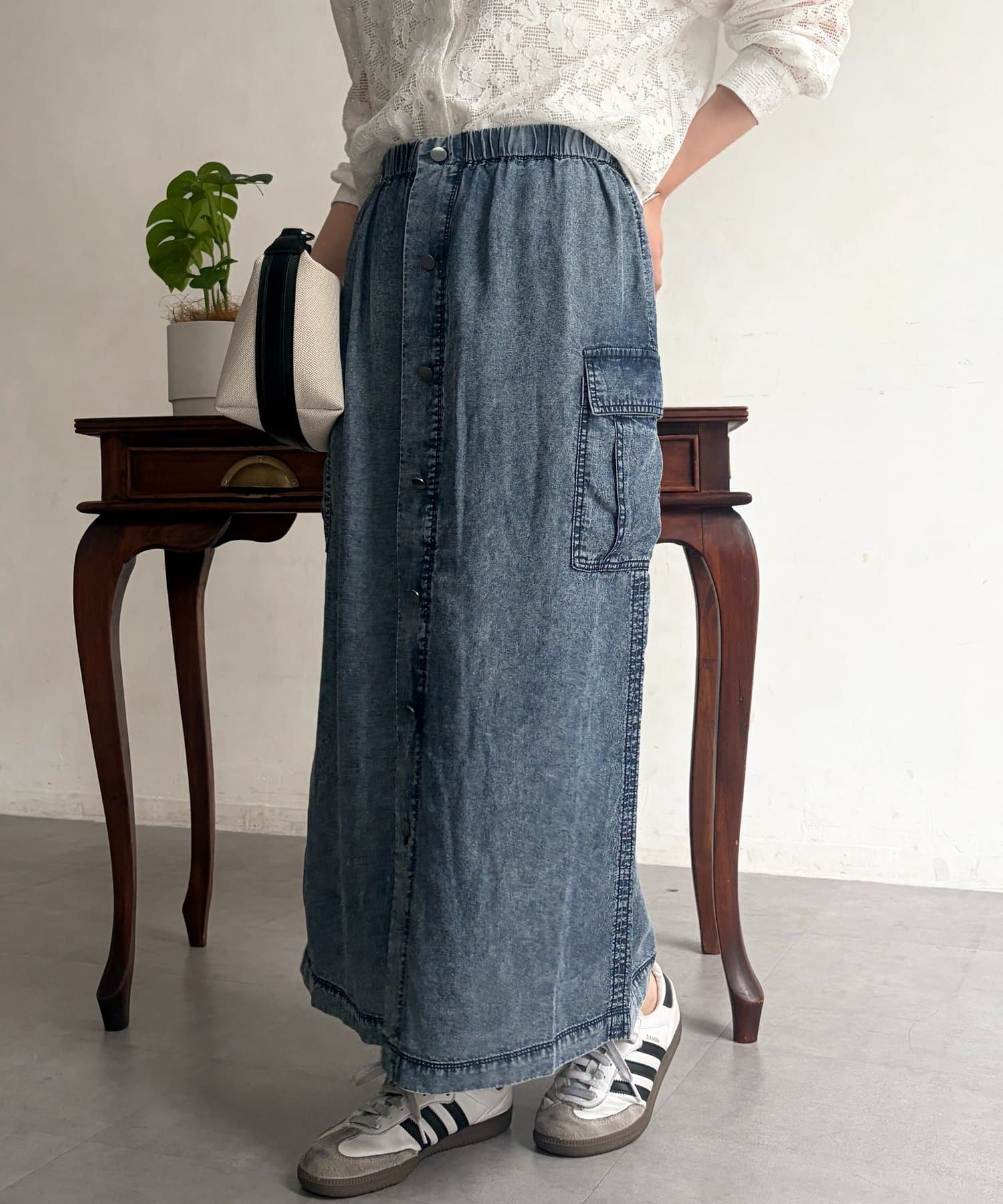 Chez toi(シェトワ) パウダー加工デニムナロースカート