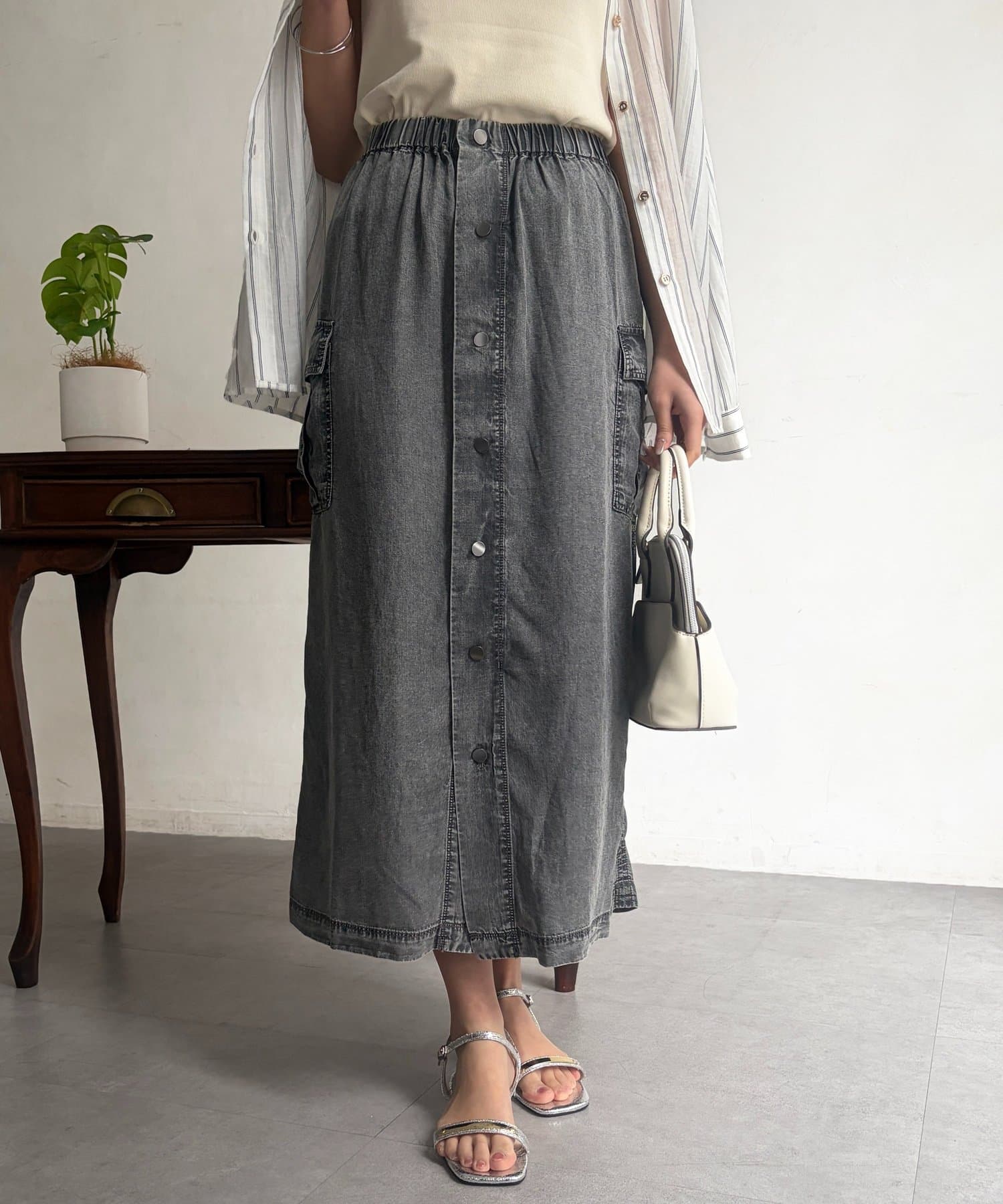 Chez toi(シェトワ) パウダー加工デニムナロースカート