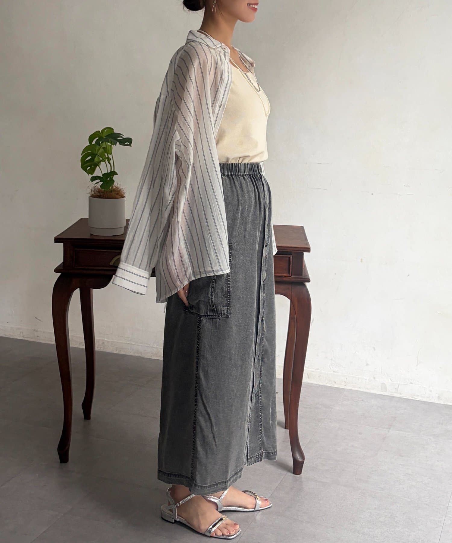 Chez toi(シェトワ) パウダー加工デニムナロースカート