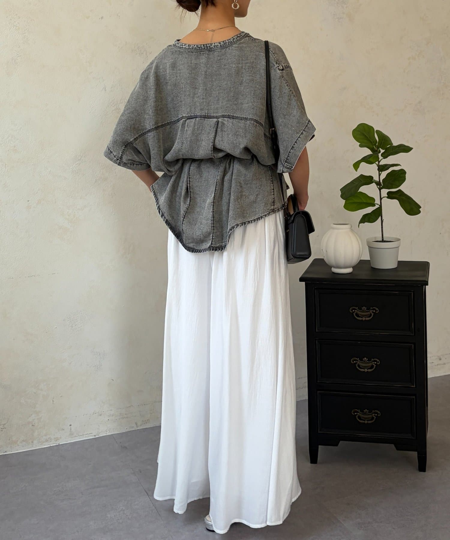 Chez toi(シェトワ) パウダー加工デニムドルマンブラウス