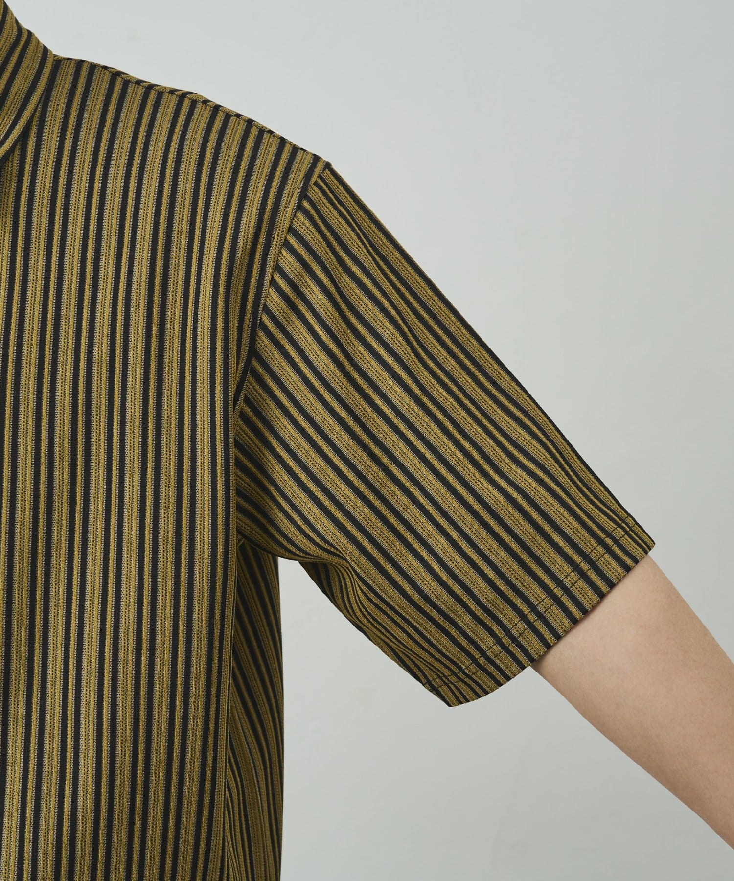 COLONY 2139(コロニー トゥーワンスリーナイン) ストライプジャガード半袖シャツ