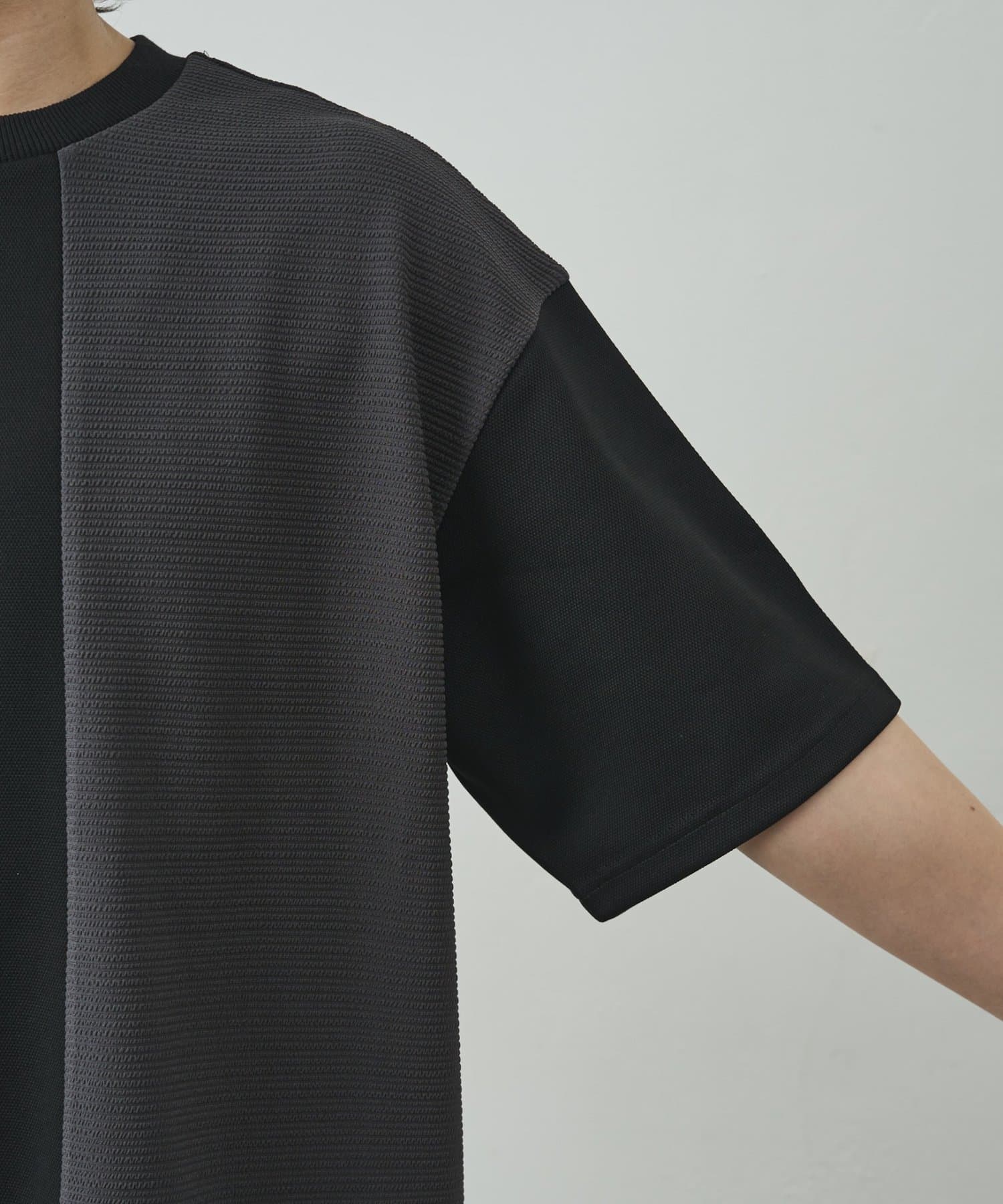 COLONY 2139(コロニー トゥーワンスリーナイン) ジャガード切替Tシャツ