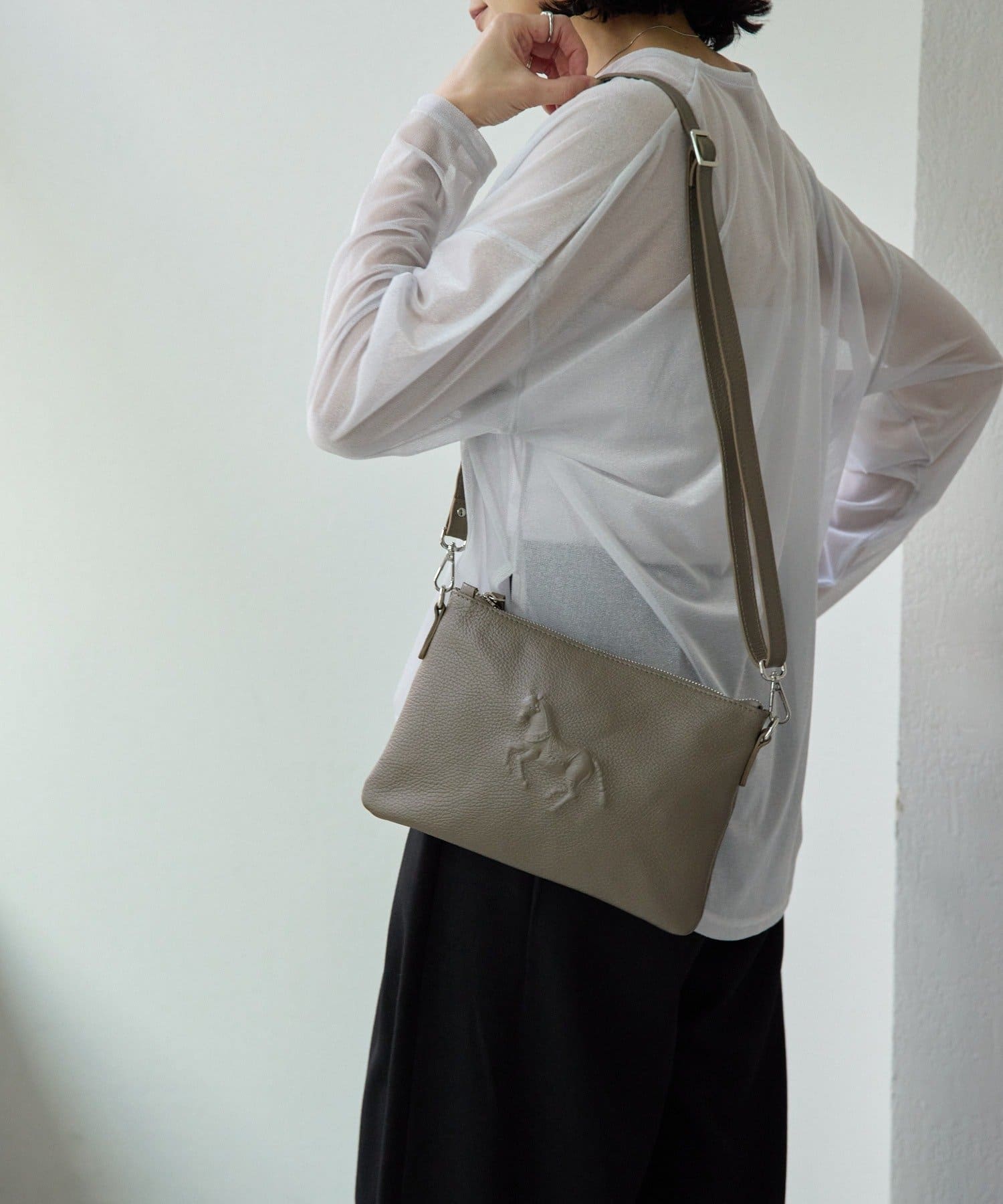 ear PAPILLONNER(イア パピヨネ) 【IOPELLE(イオペレ)】アニマルスタンプショルダーバッグ