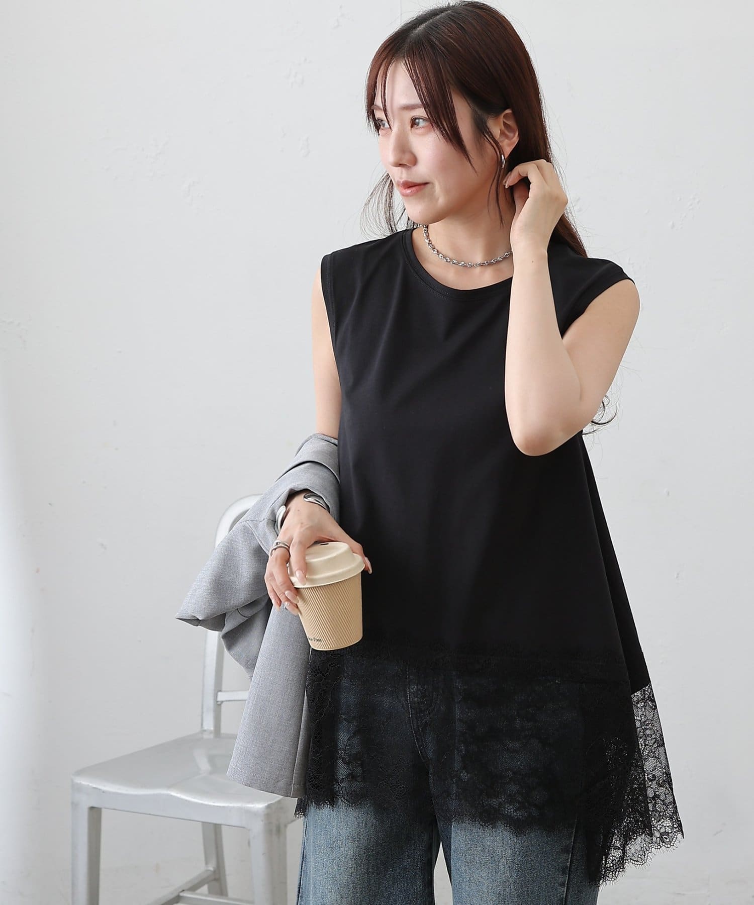 COLONY 2139(コロニー トゥーワンスリーナイン) 裾レースイレヘムノースリーブプルオーバー