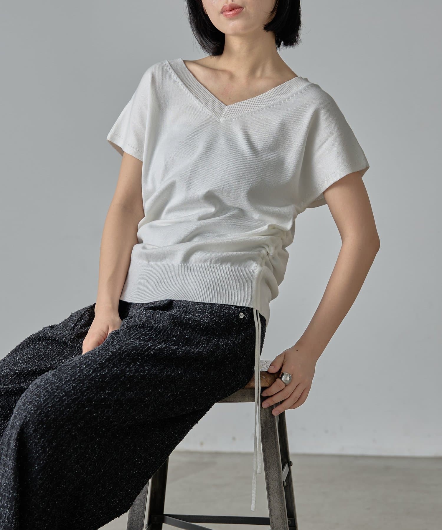 -goocy-(グーシー) サイドシャーリングVネックプルオーバー