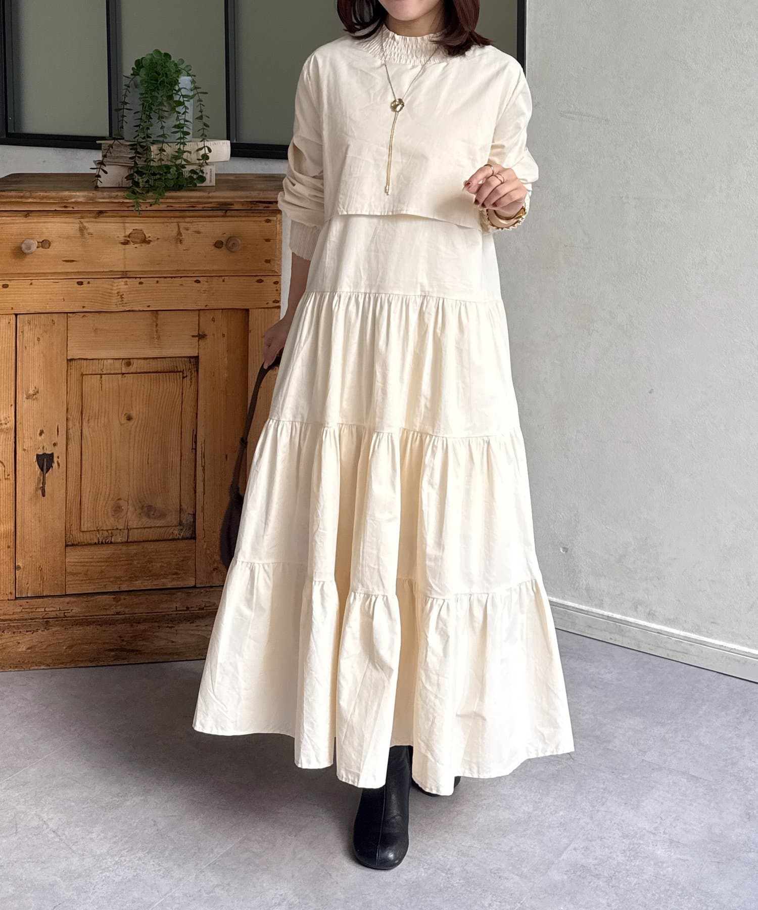 Thevon.(ゼヴォン) シャーリングネックティアードワンピース