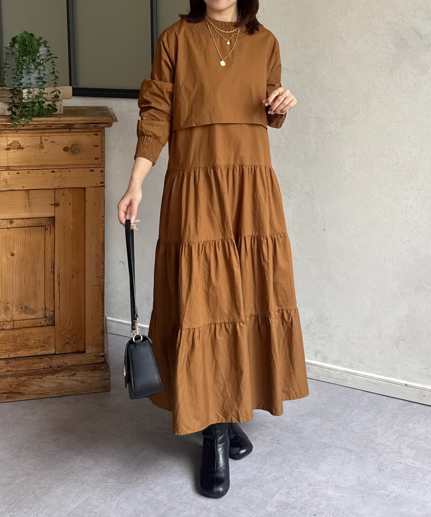 Thevon.(ゼヴォン) シャーリングネックティアードワンピース