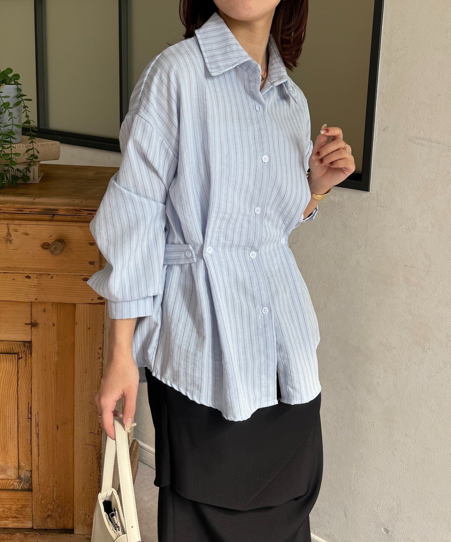 Thevon.(ゼヴォン) ウエストベルトストライプシャツ