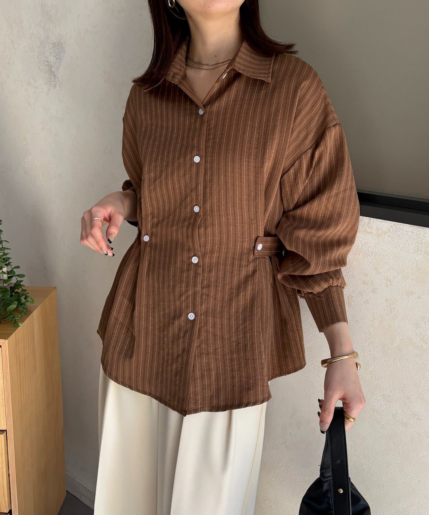 Thevon.(ゼヴォン) ウエストベルトストライプシャツ