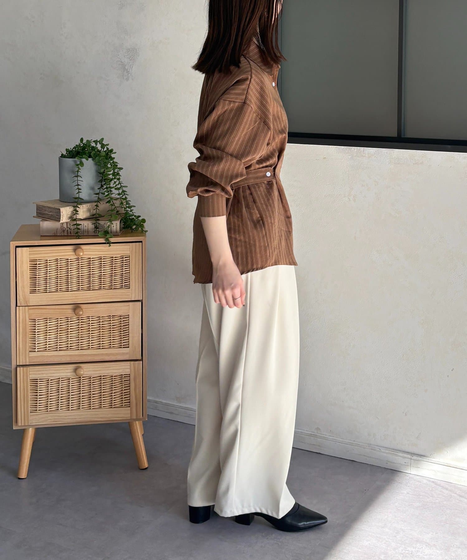 Thevon.(ゼヴォン) ウエストベルトストライプシャツ