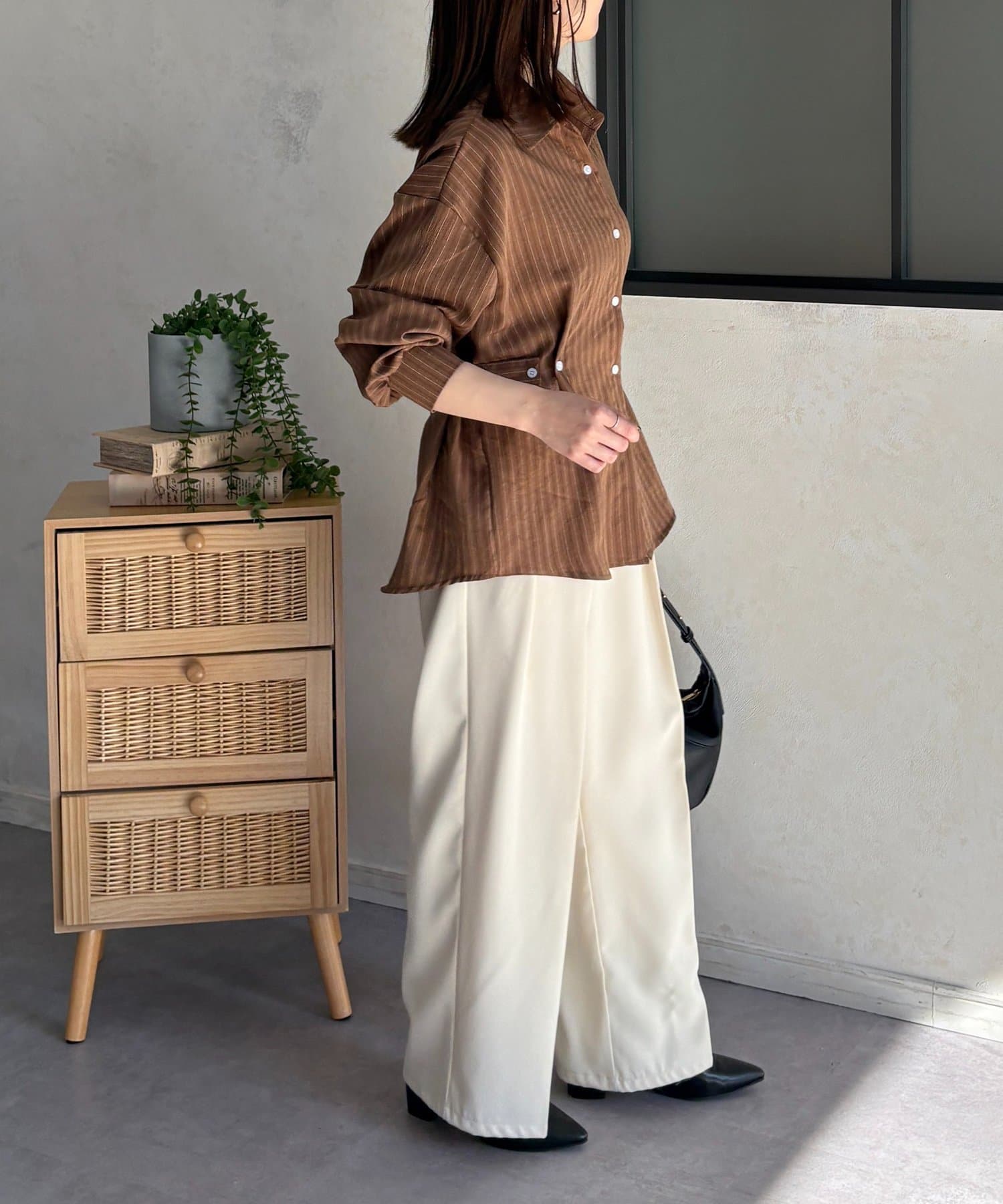 Thevon.(ゼヴォン) ウエストベルトストライプシャツ