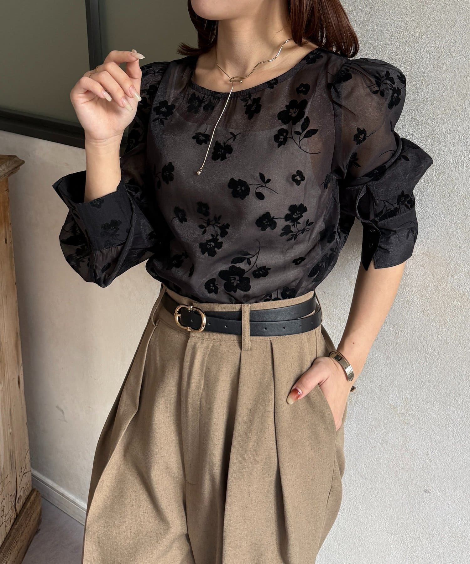 Thevon.(ゼヴォン) 花柄オーガンジーブラウス