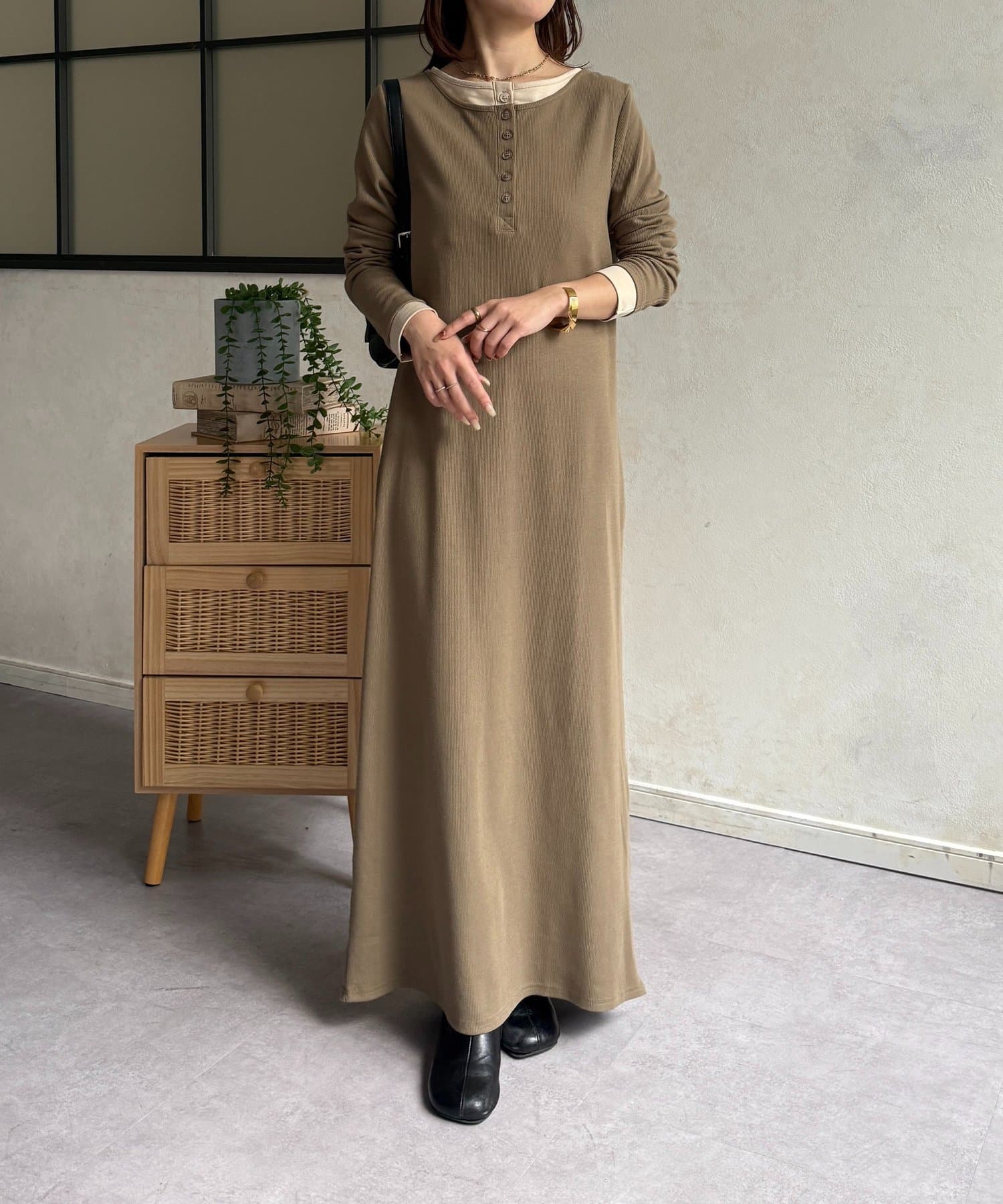 Thevon.(ゼヴォン) カットリブレイヤードヘンリーネックワンピース