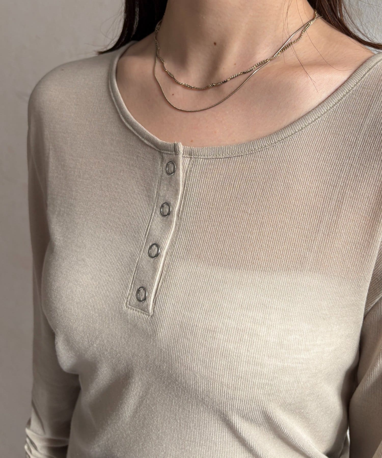 Thevon.(ゼヴォン) シアーリブヘンリーネックプルオーバー