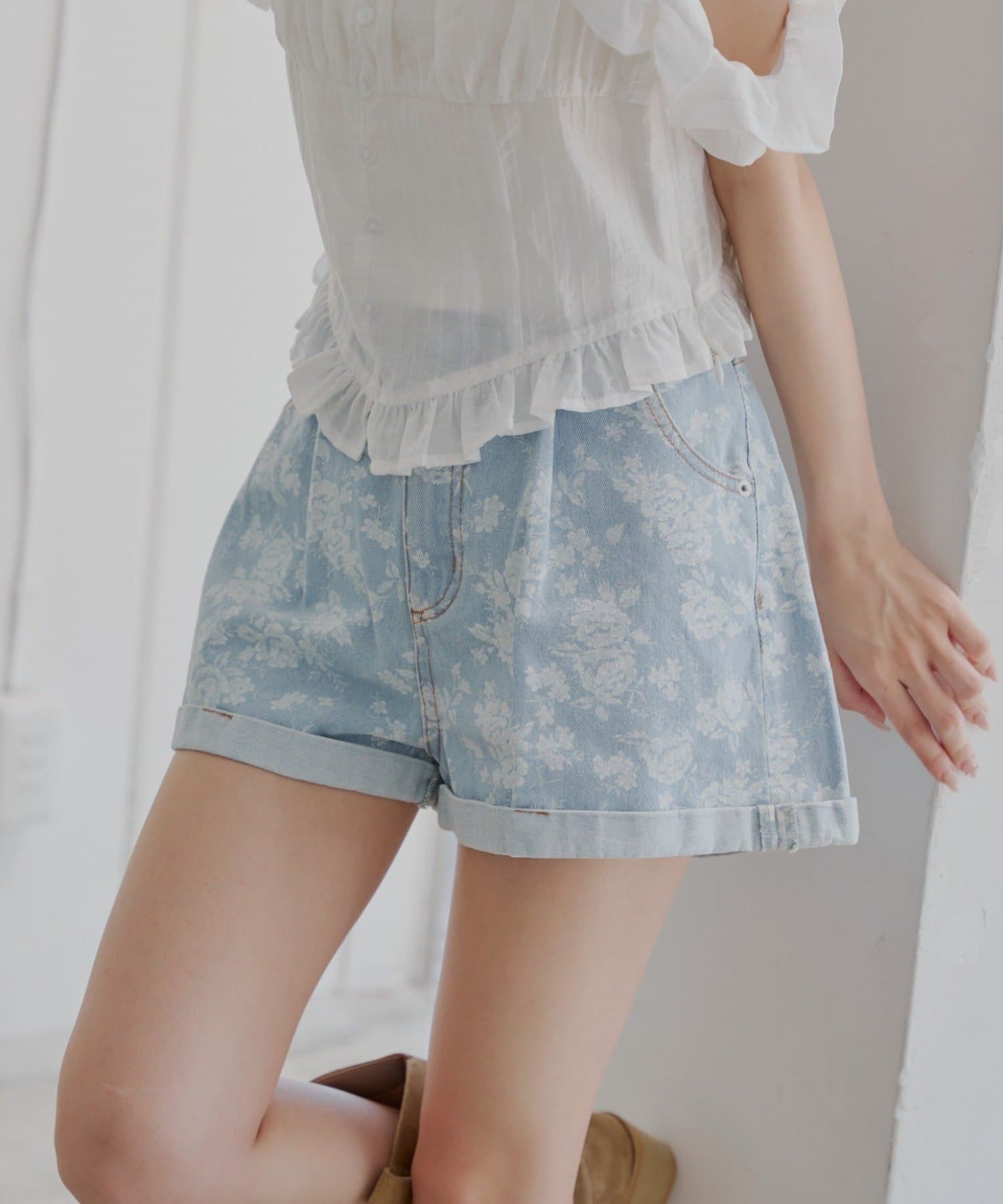 OUTLET(アウトレット) 【Chico】フラワープリントデニムショートパンツ