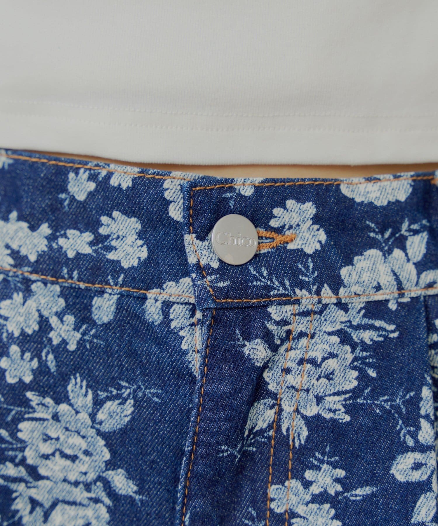 OUTLET(アウトレット) 【Chico】フラワープリントデニムショートパンツ