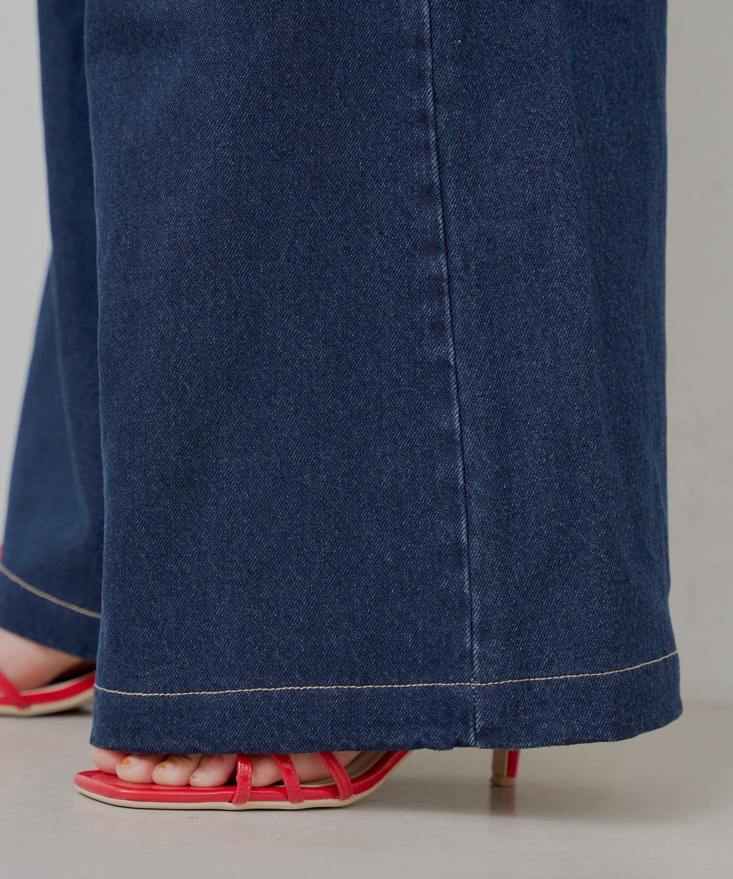 OUTLET(アウトレット) 【Chico】ボタンデザインハイウエストワイドデニム