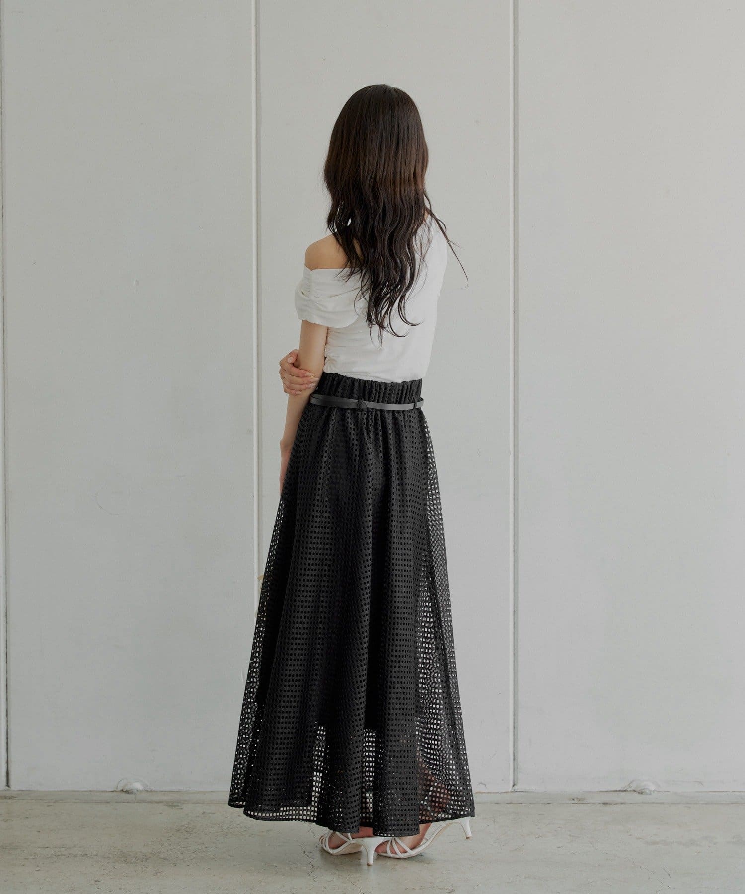 Chico】レザーベルト付きドットメッシュフレアスカート | OUTLET