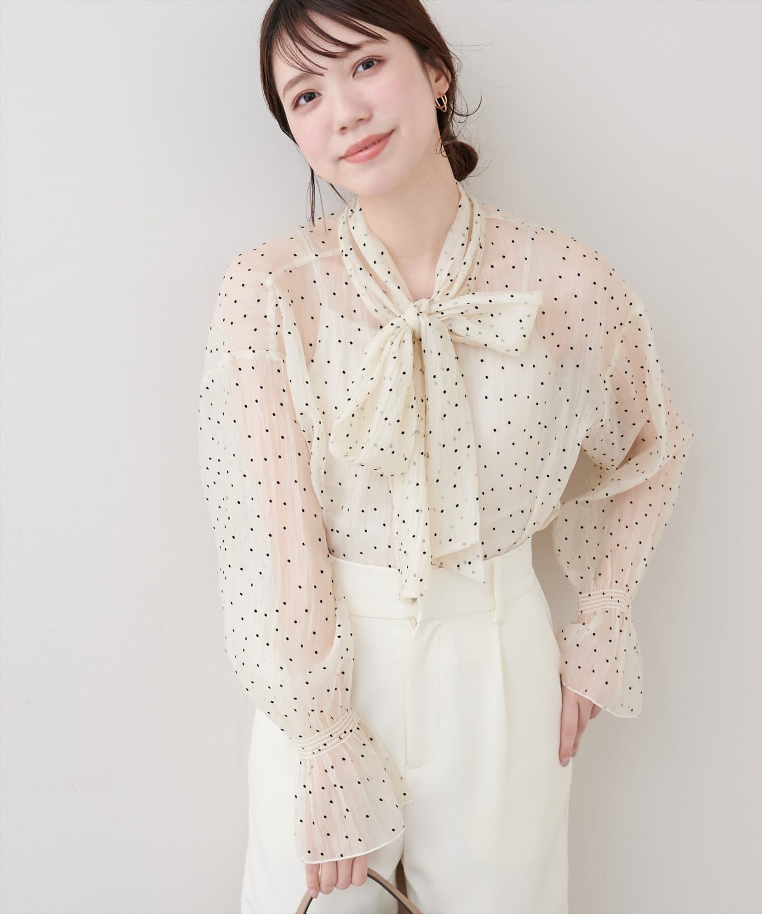 natural couture(ナチュラルクチュール) シアーボウタイブラウス